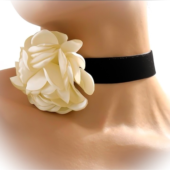 Jewelry - ❀ Yellow Chunky Floral Flower Choker Spring Statement Necklace